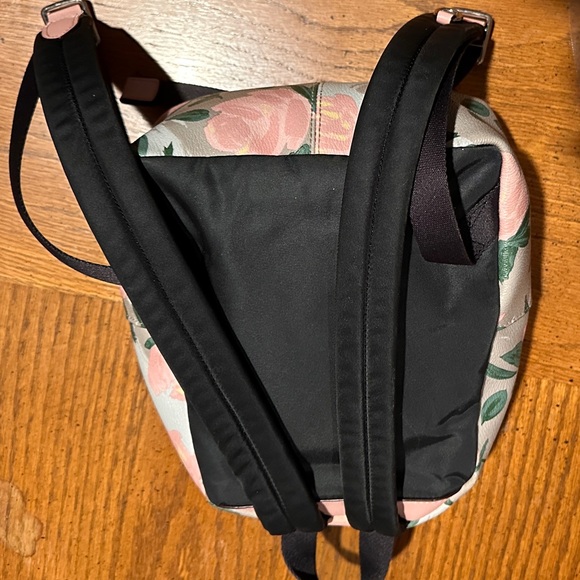 EUC Coach New York Backpack Roses - Picture 3 of 4
